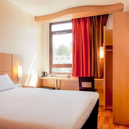 Ibis Centre Vieille Hotel