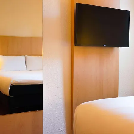 Ibis Centre Vieille Hotel
