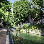 Ibis Centre Vieille Hotel 3*