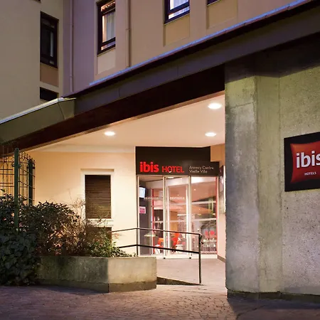 Ibis Centre Vieille Hotel 3*