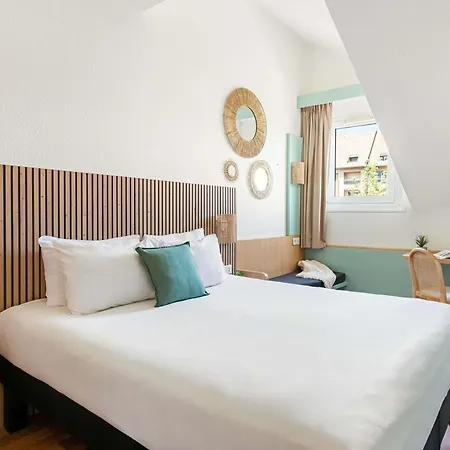 Ibis Centre Vieille Hotel 3*