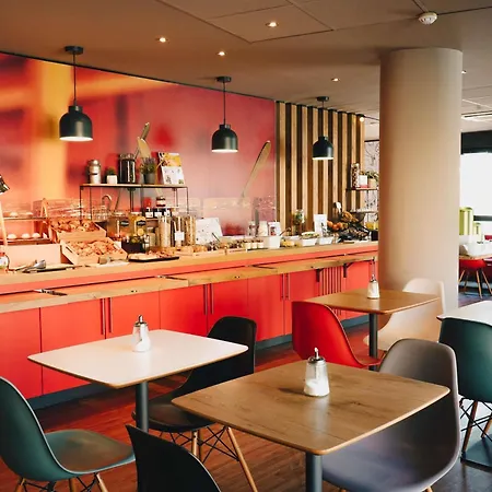 Ibis Centre Vieille 3* אנסי